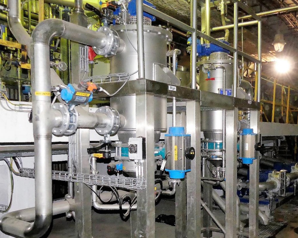 Pressure Filters BVG Super-Strainer STS in the Approach Flowtothe Filmpress